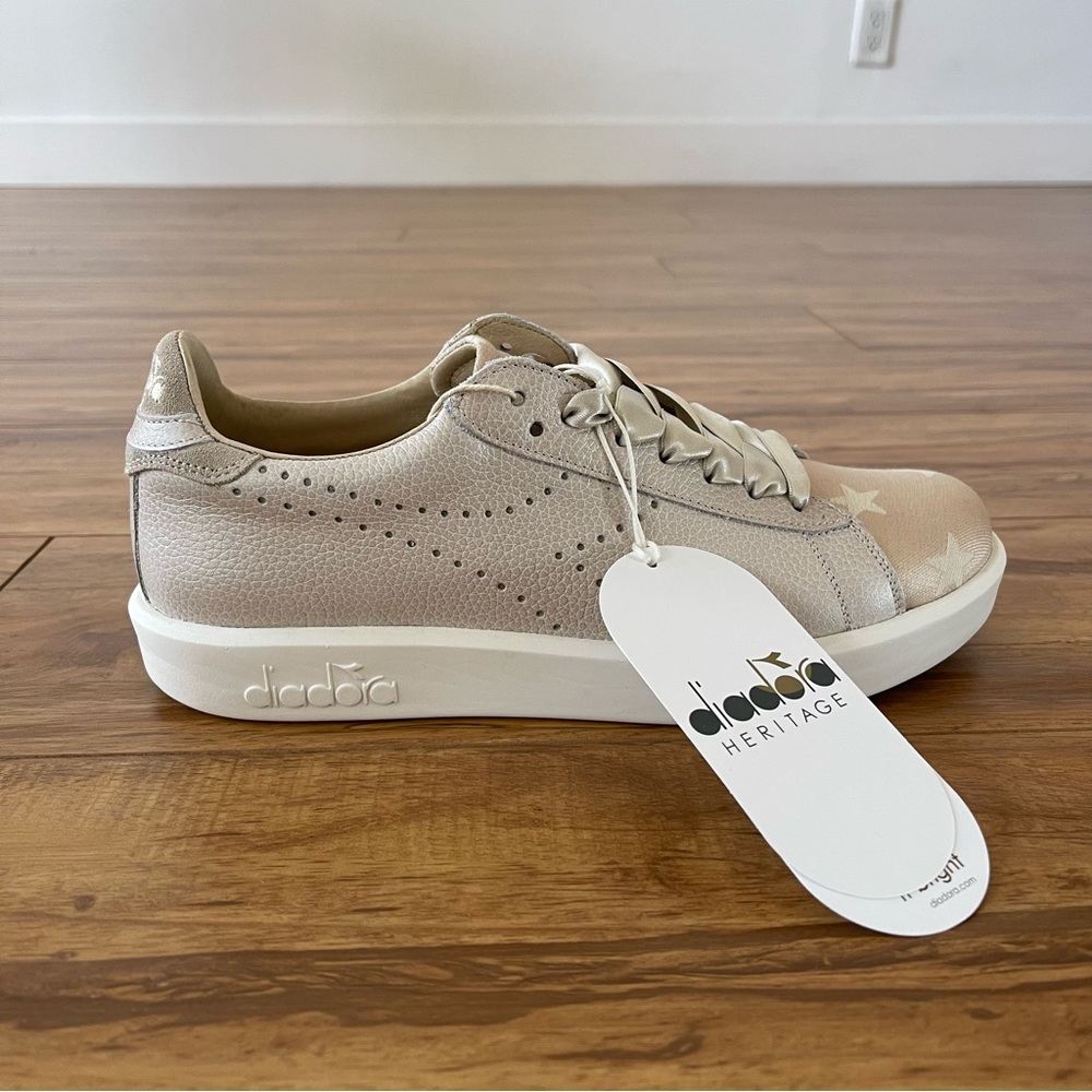 New With Tag, DIADORA HERITAGE Sneakers, Size 8